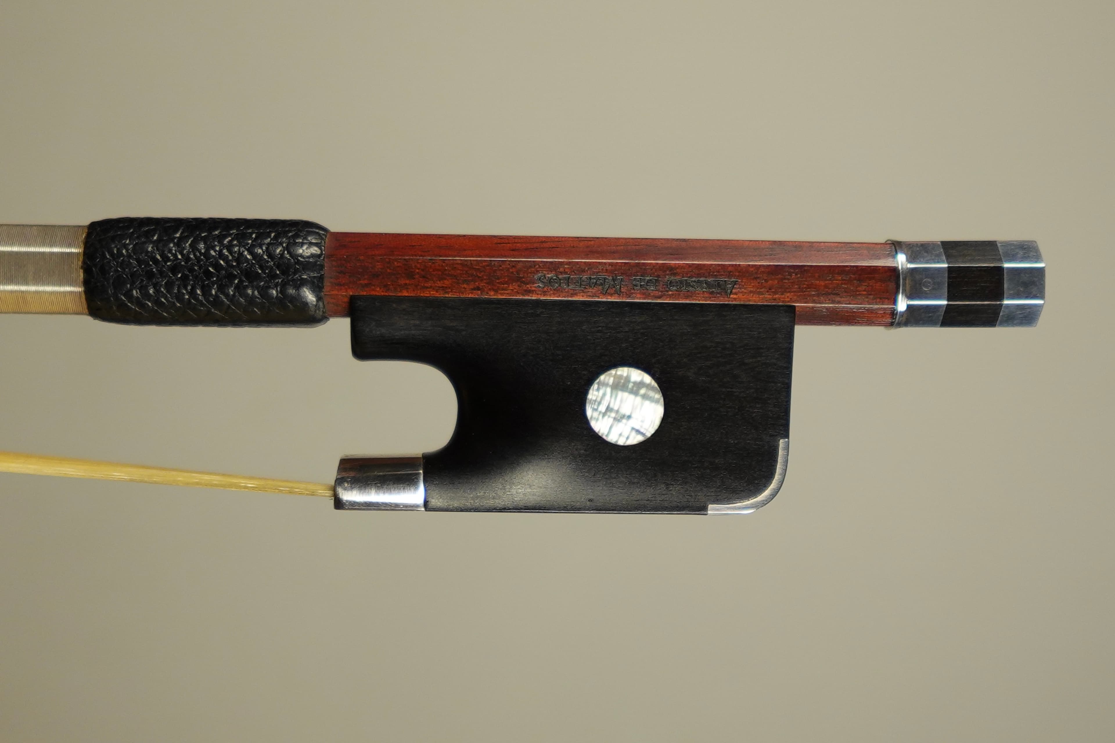 Bow 100 — frog